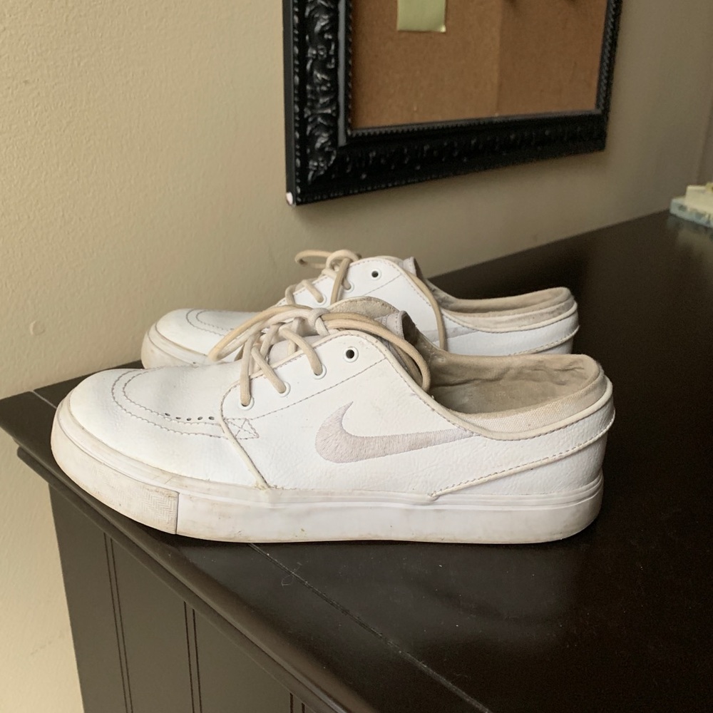 Nike Women’s Janoski size 8